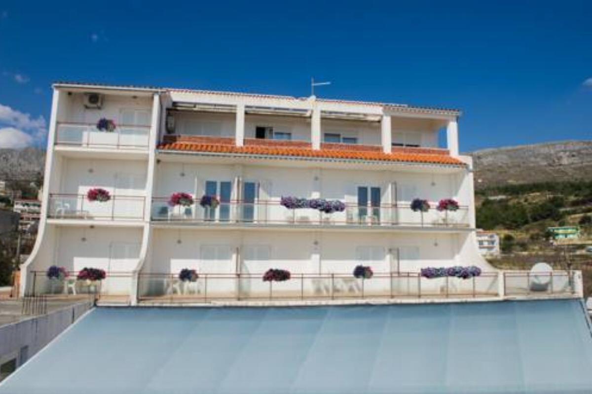 Apartments and Rooms Villa Javor Hotel Podstrana Croatia