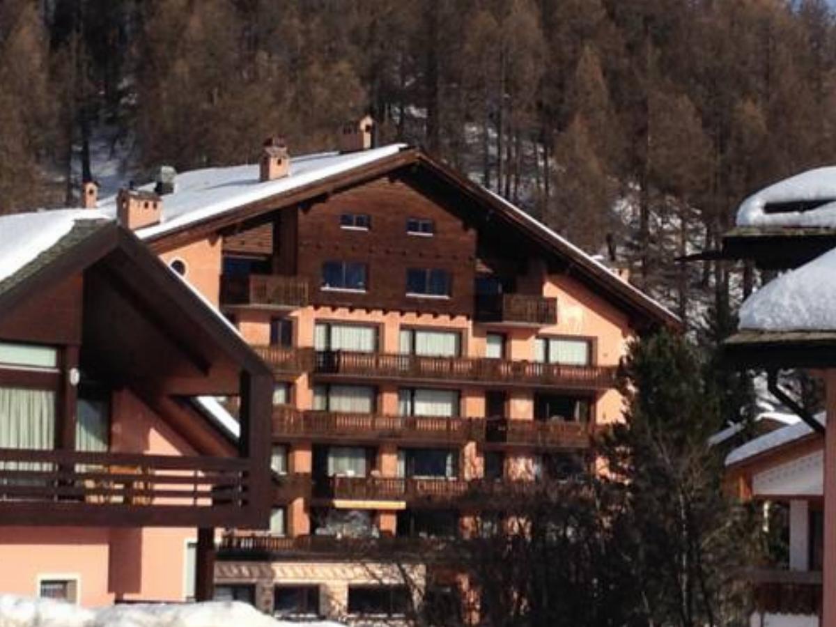 Apartments Chesa Guardaval Hotel Surlej Switzerland
