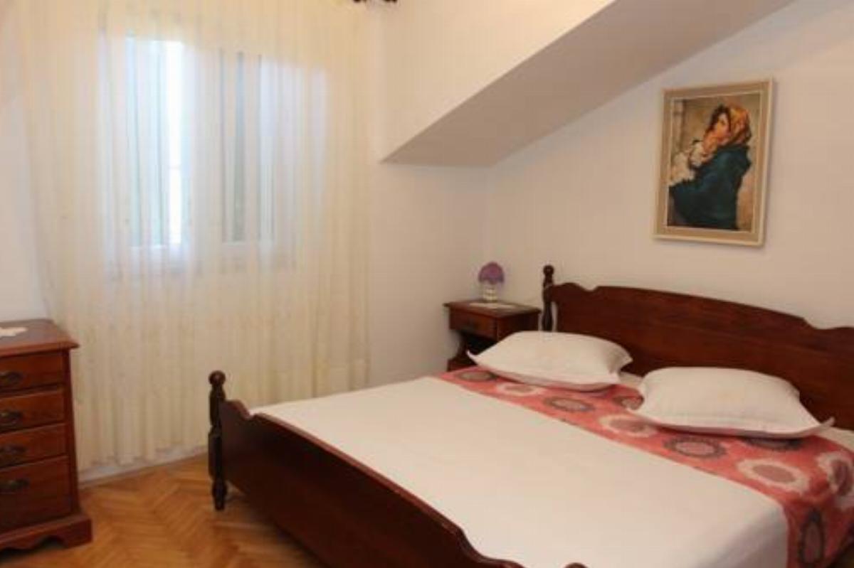 Apartments Dugi Hotel Donji Humac Croatia