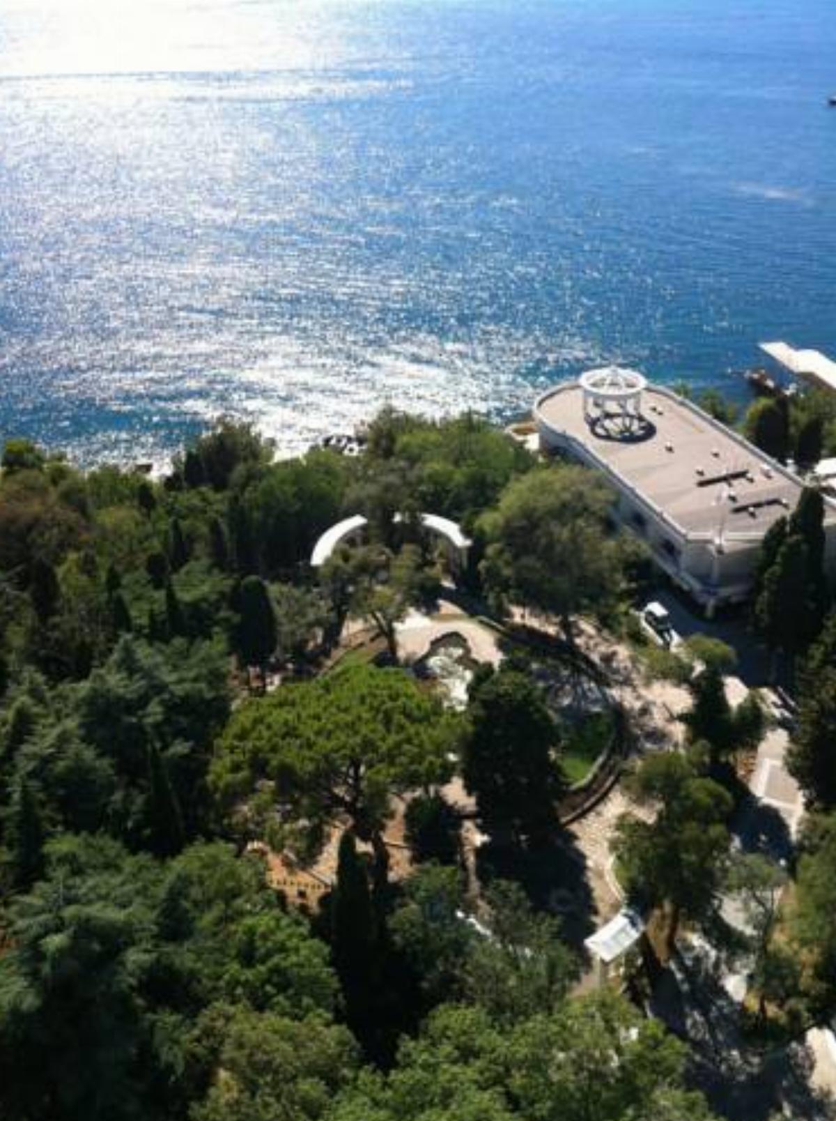 Apartments in Seaside Park Hotel Yalta Crimea