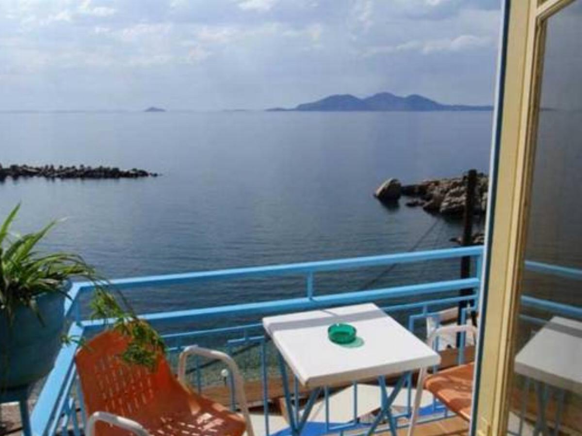 Aperanto Galazio Hotel Agios Kirykos Greece