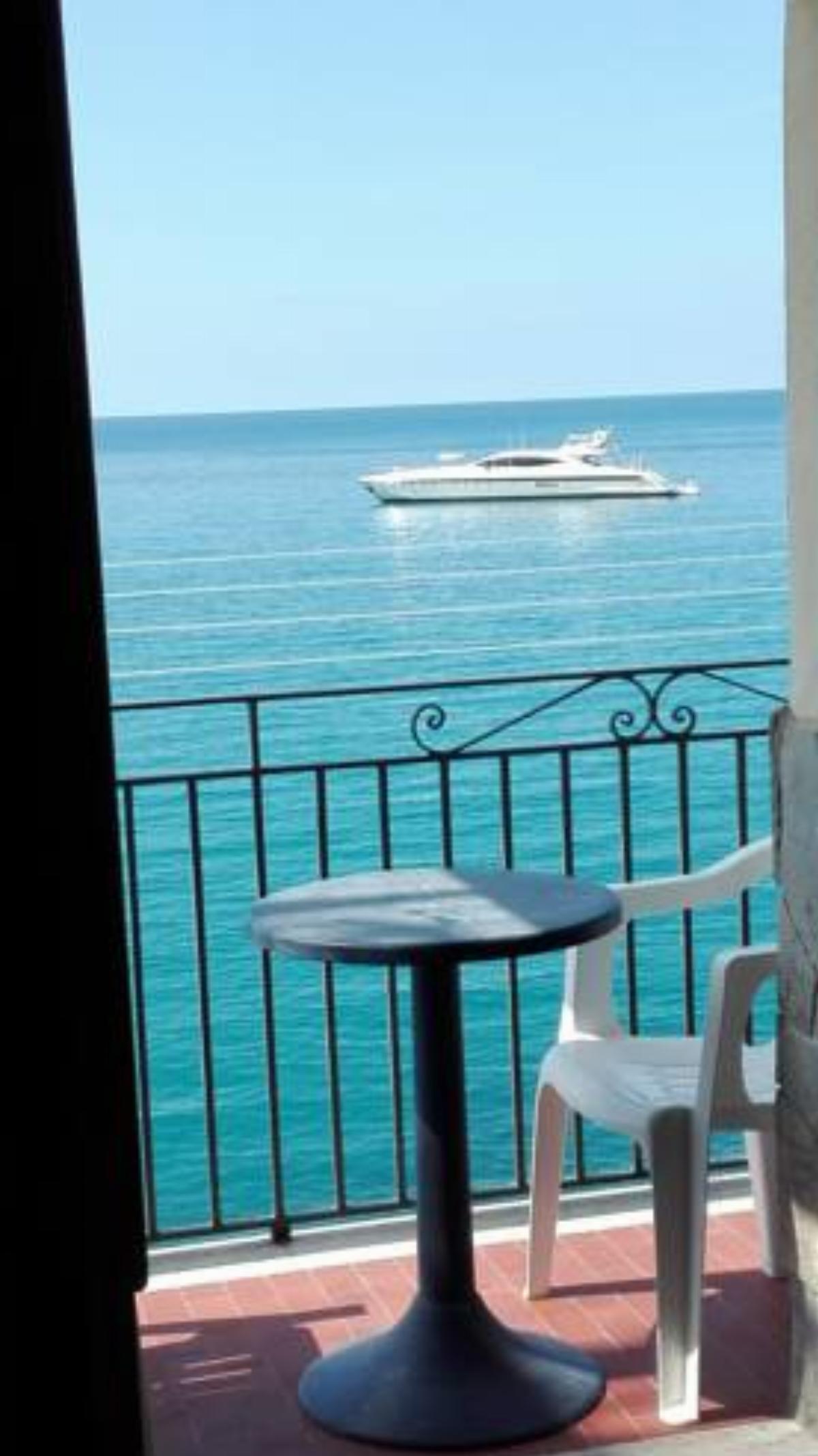 Appartamento da sogno a bordo mare Hotel Cefalù Italy