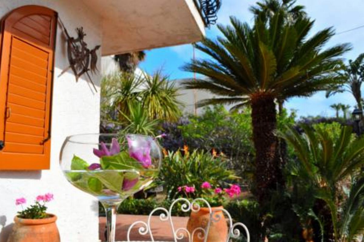 Appartamento in Villa Recanati Hotel Giardini Naxos Italy