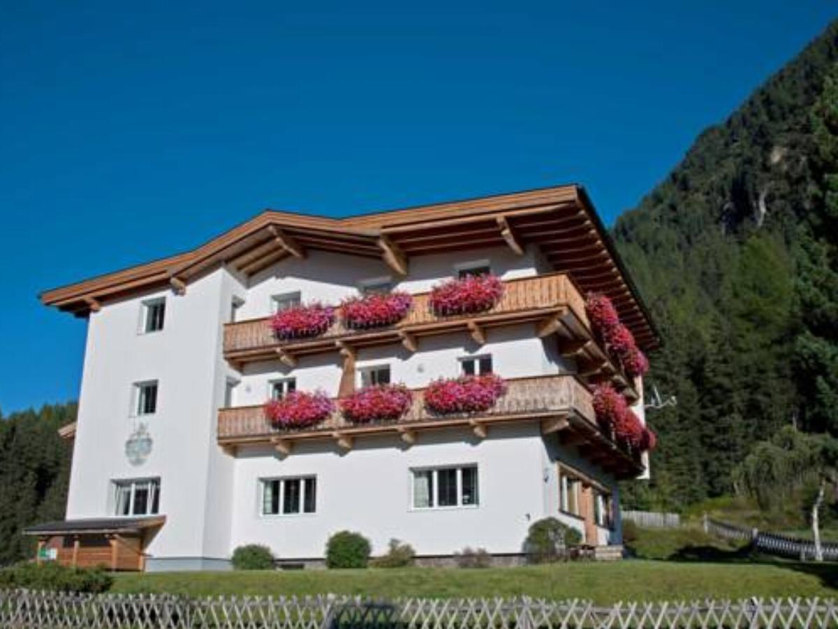 Appartements Schmalzerhof Hotel Sankt Sigmund im Sellrain Austria