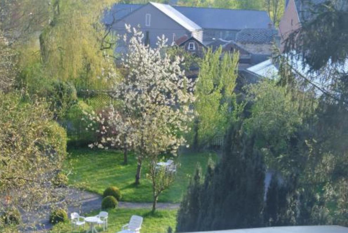 Appartment/gîte-view on garden Hotel Barvaux Belgium