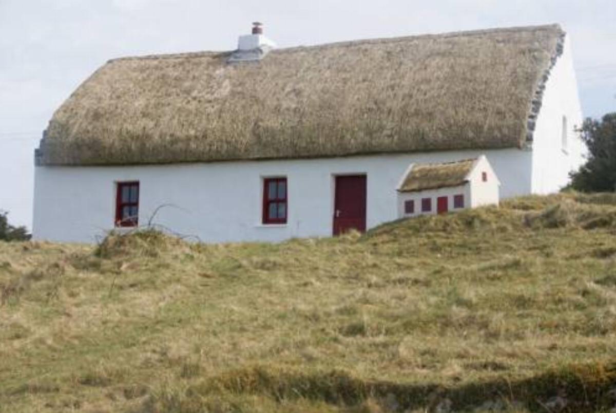 Aran Thatch Cottage Hotel Inis Mor Ireland