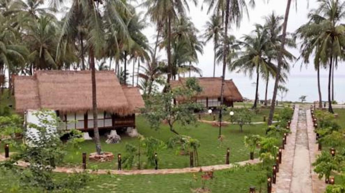 Ary's Lagoon Bungalow & Hotel Hotel Karimunjawa Indonesia