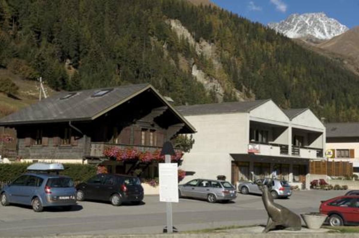 Auberge les Charmettes Hotel Bourg-Saint-Pierre Switzerland