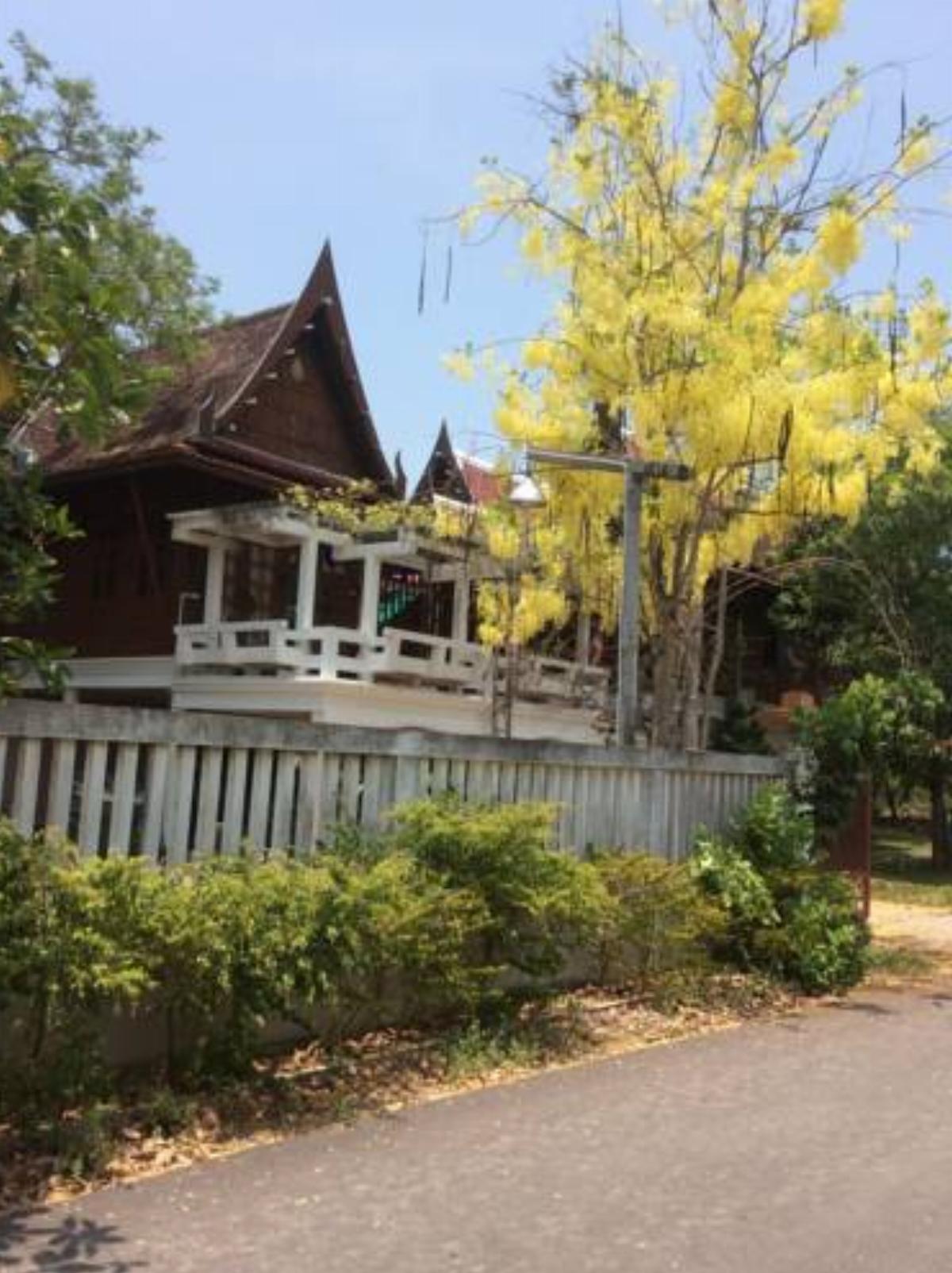 Baan Ruen Thai Hotel Ban Bang Chakreng Thailand