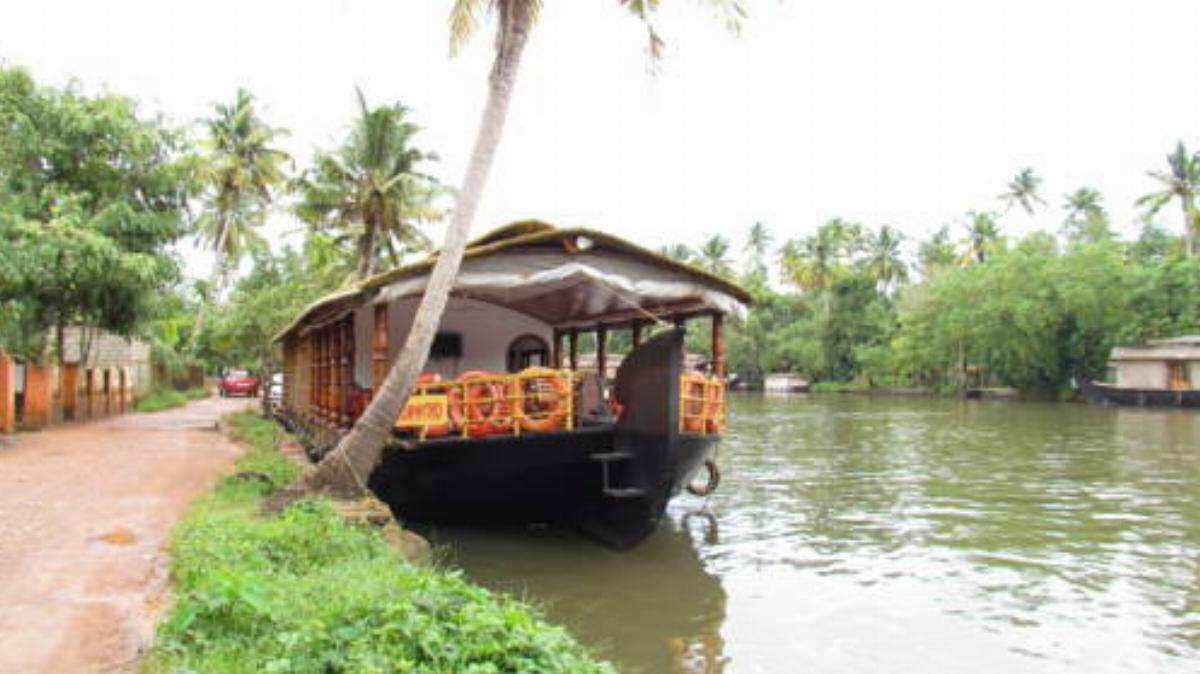 Backwater Retreat House Boats Hotel Kumarakom India
