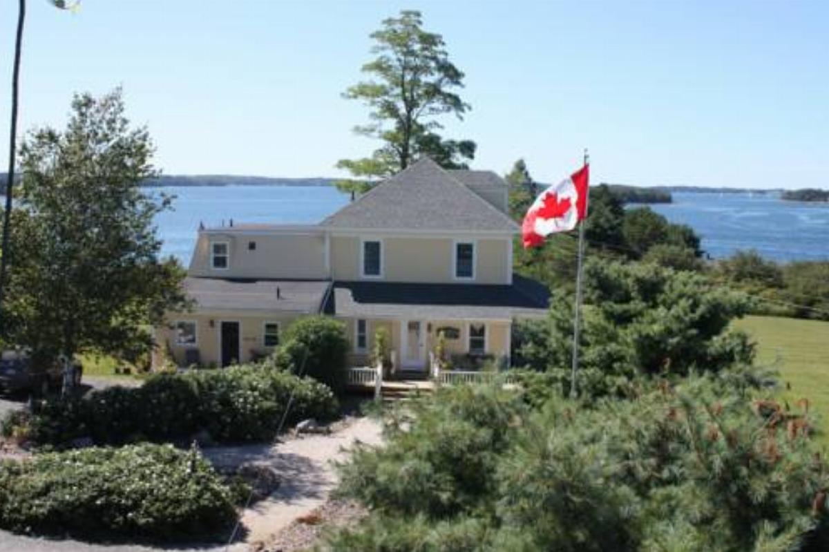 Bayview Pines Country Inn Apartments Hotel Mahone Bay Canada
