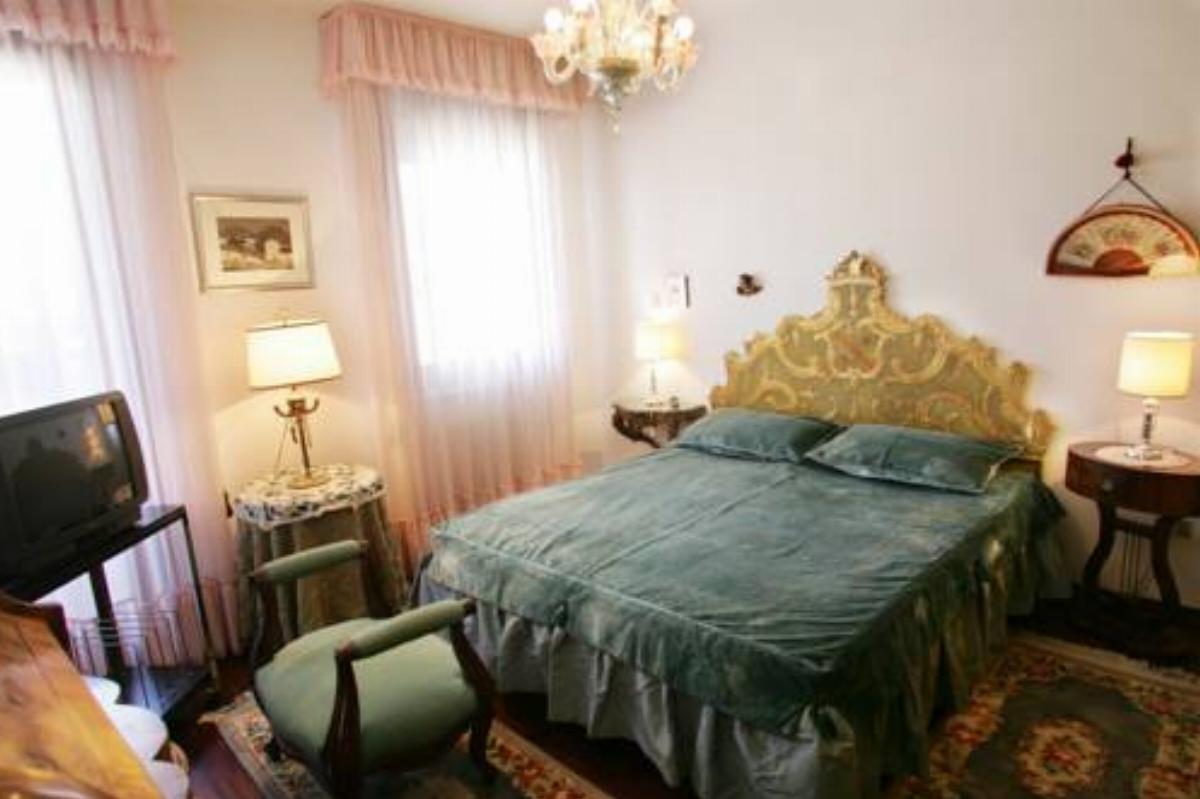 B&B Il Glicine Fiorito Hotel Venice-Lido Italy