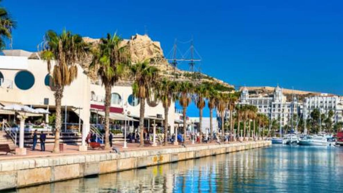 BEACH, CITY CENTER AND ENTERTAINMENT Hotel Alicante Spain