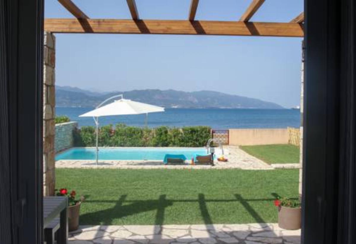 Beach Front Villa with Private Pool Hotel Káto Platanítis Greece