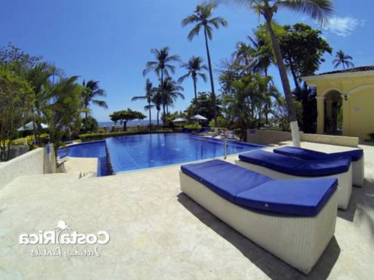 Beachfront pool, garden view - A501 Hotel Jacó Costa Rica