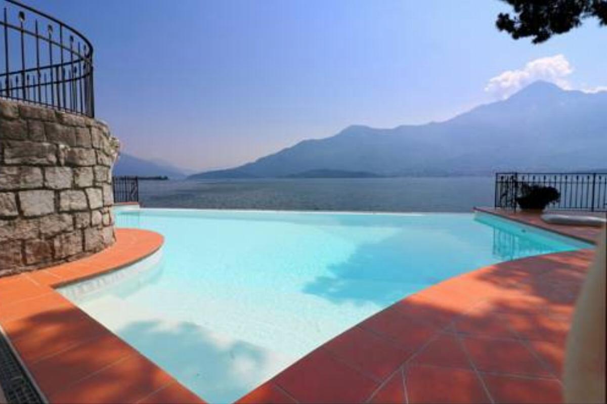 Beautiful 6 bedroom front lake Villa Hotel Gera Lario Italy