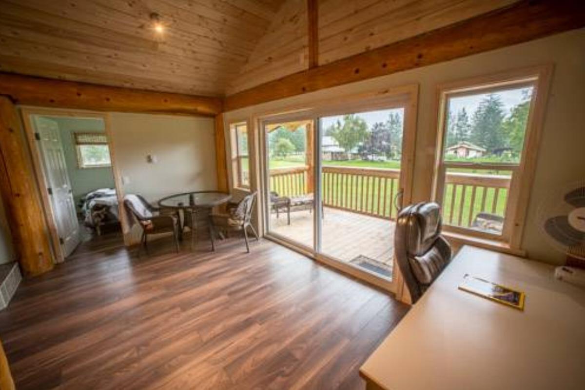 Bella Coola Grizzly Tours Cabins Hotel Hagensborg Canada