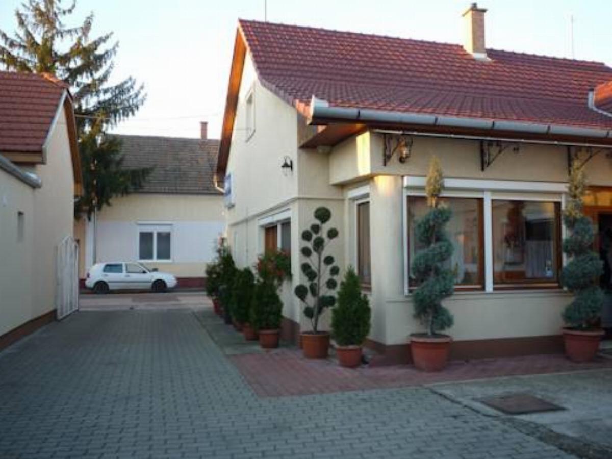 Betti Motel Hotel Kiskunhalas Hungary
