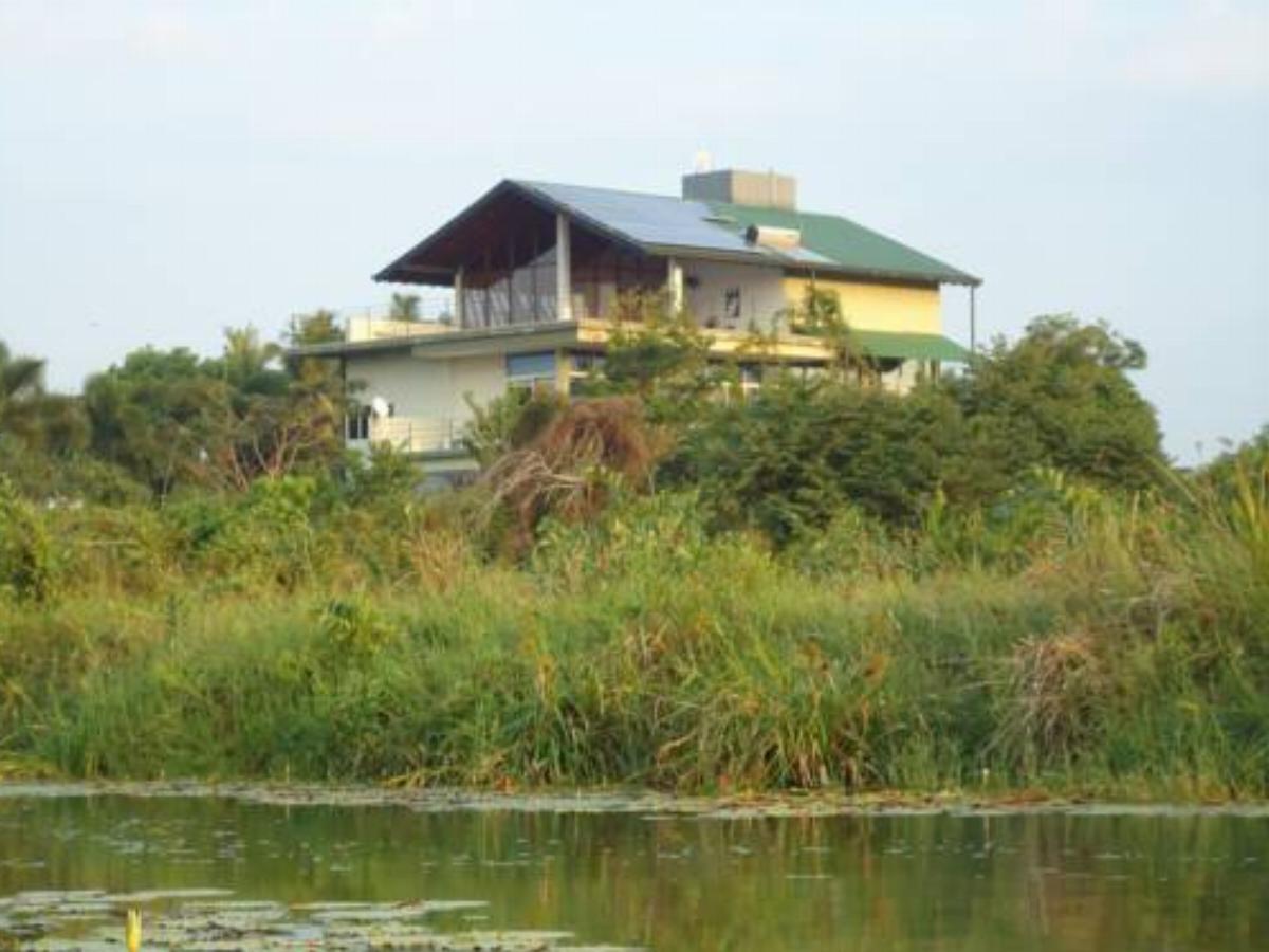 Bird Sanctuary Villa by the Lake Hotel Talawatugoda Sri Lanka