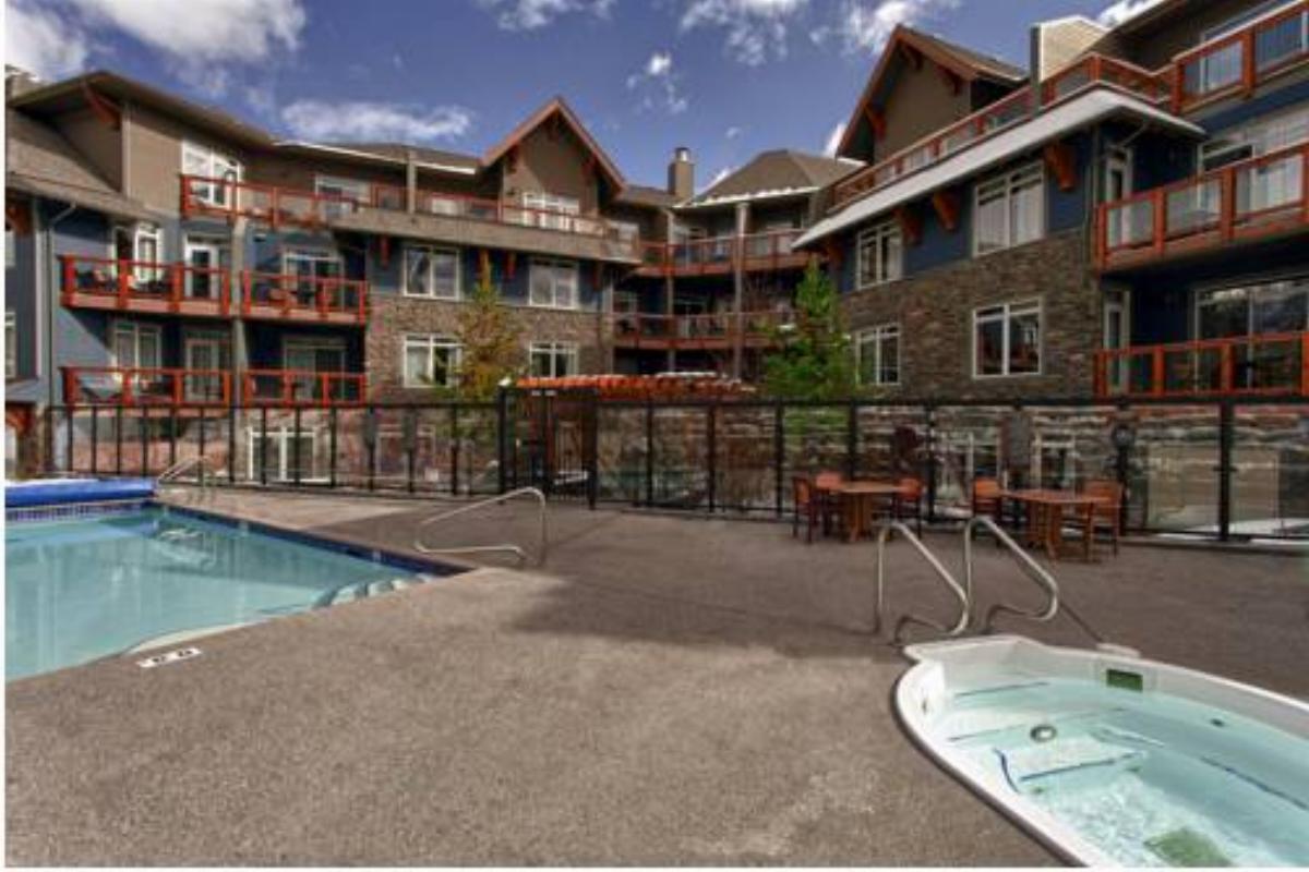 Blackstone Mountain Lodge by CLIQUE Hotel Canmore Canada