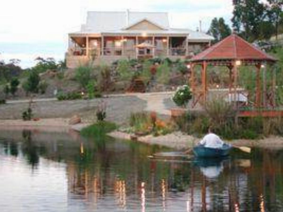 Blue Cliffs Retreat Hotel Hepburn Springs Australia