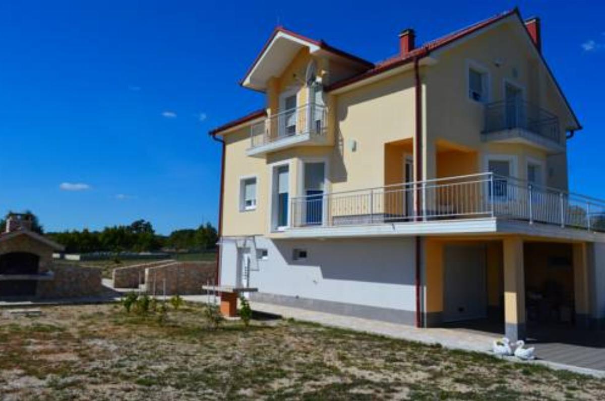 Blue Lake Luxury Accommodations Hotel Grabovica Bosnia and Herzegovina