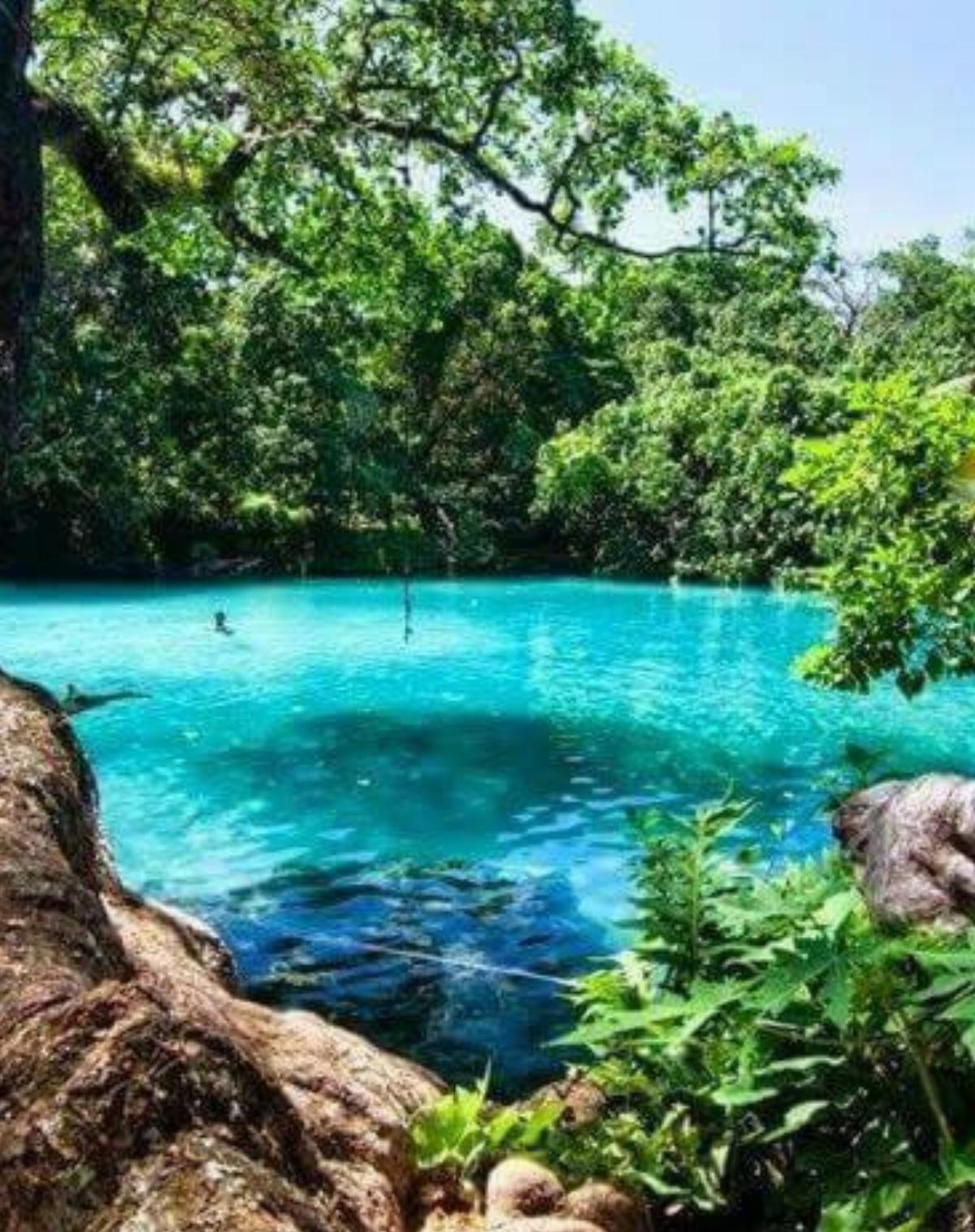 Blue Pool's on Bukura Hotel Maat Vanuatu