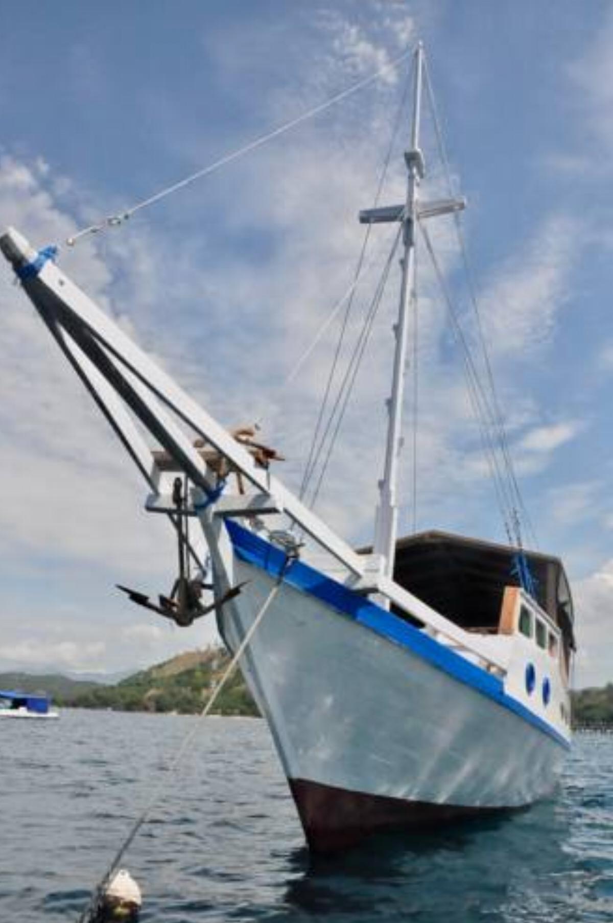 Boat Trip To Komodo Hotel Labuan Bajo Indonesia