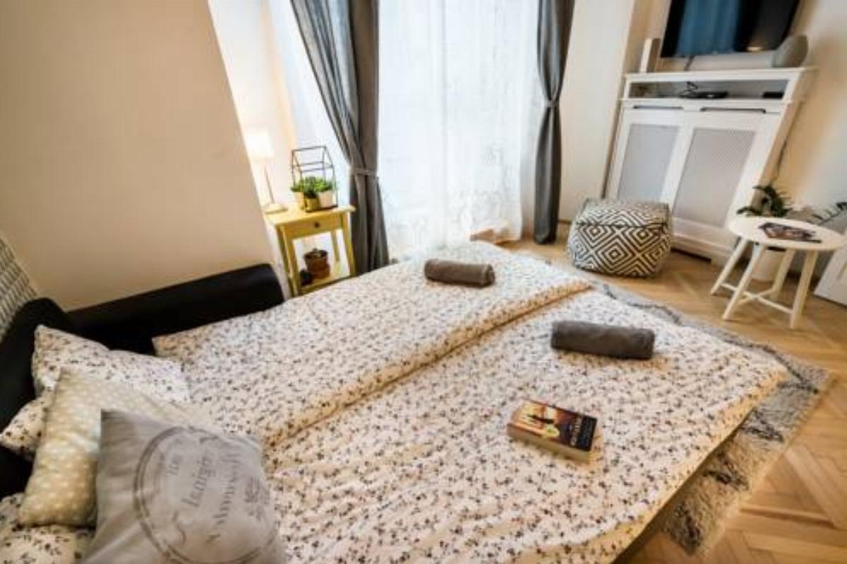 BpR Charming Design Apartment with balcony, A/C Hotel Budapest Hungary