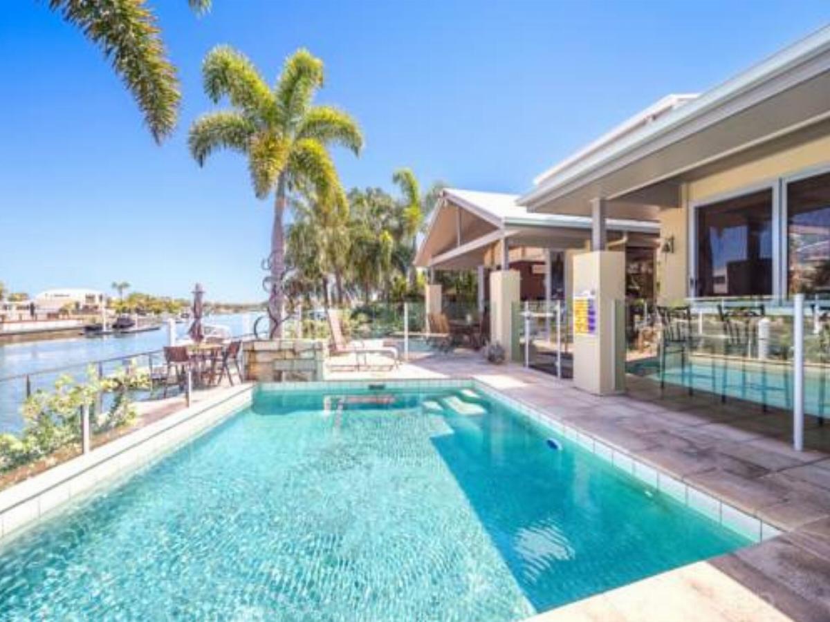 Bribie Island Luxurious canal home! Hotel Banksia Beach Australia
