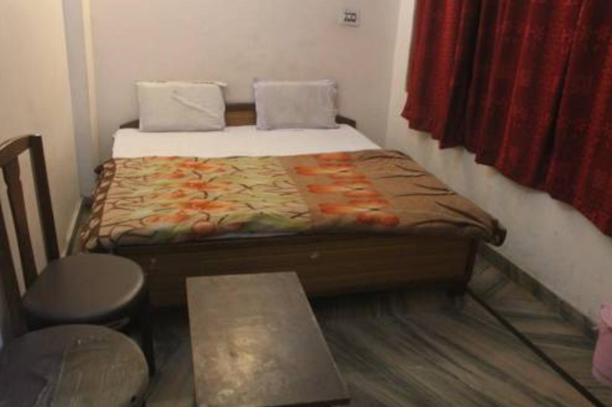 Budget Stay in Corbett Hotel Garjia India