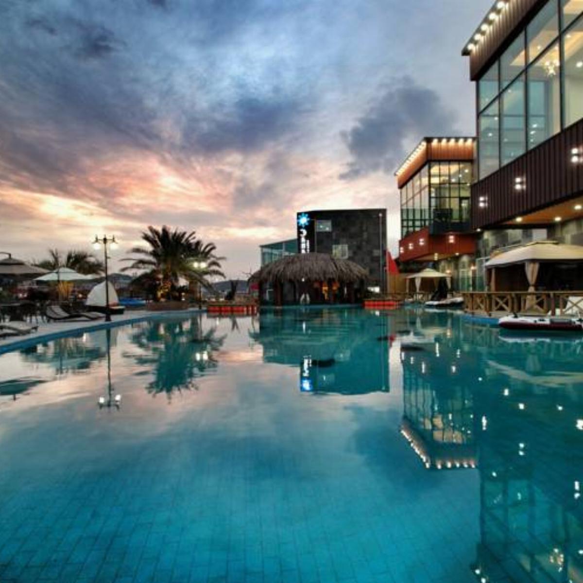 Canarias Pool Villa Pension Hotel Tongyeong South Korea