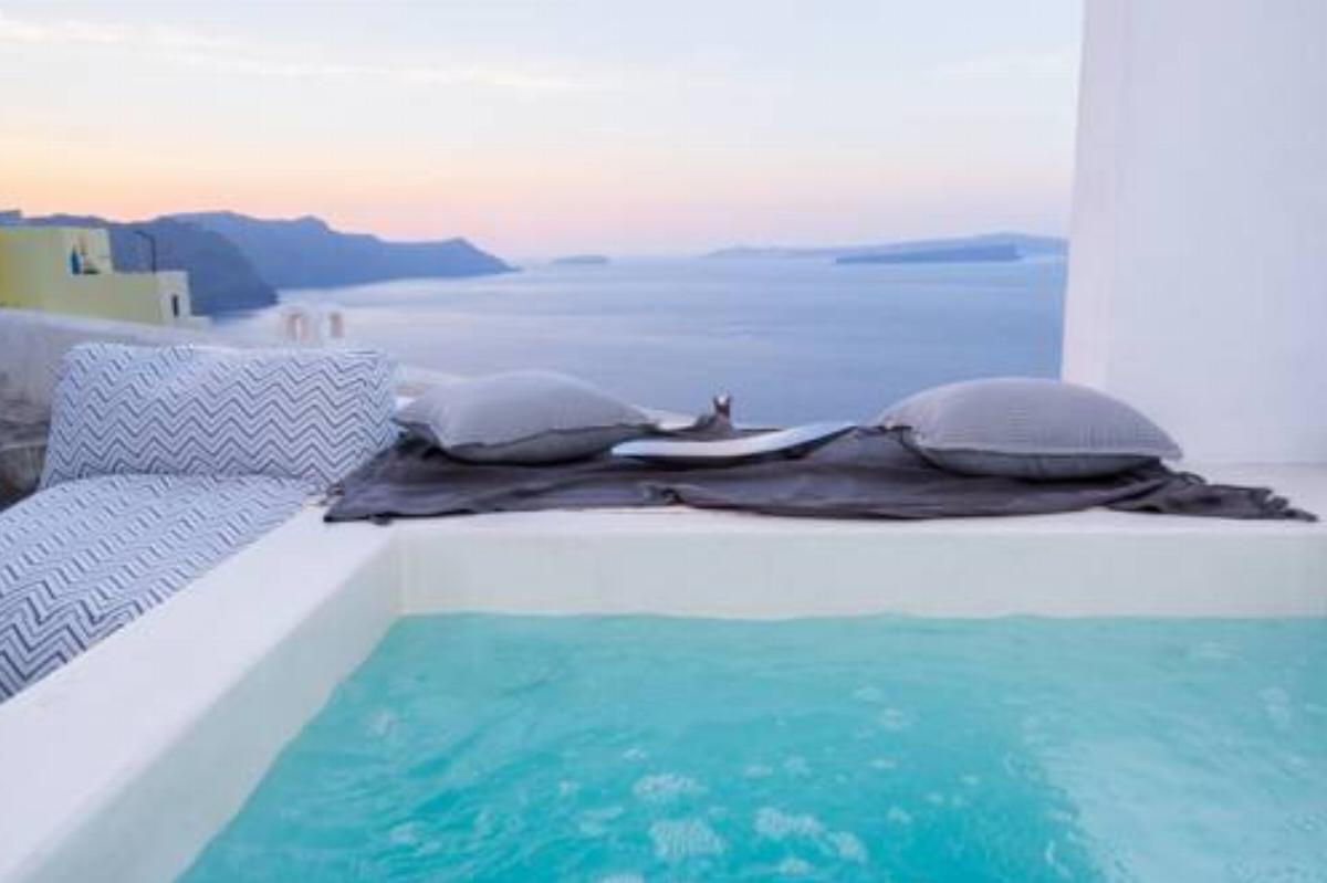 Canvas Suites Hotel Oia Greece