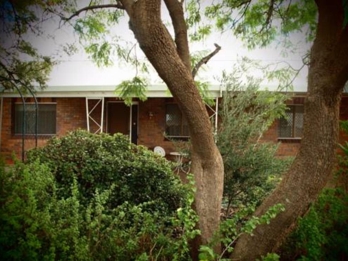 Capon Cottage Hotel Broken Hill Australia