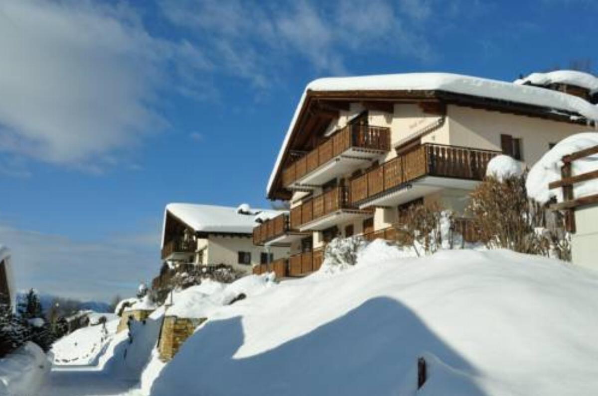 Casa Ansiel - 2.5 Zimmer Ferienwohnung am Sonnenhang von Falera Hotel Falera Switzerland