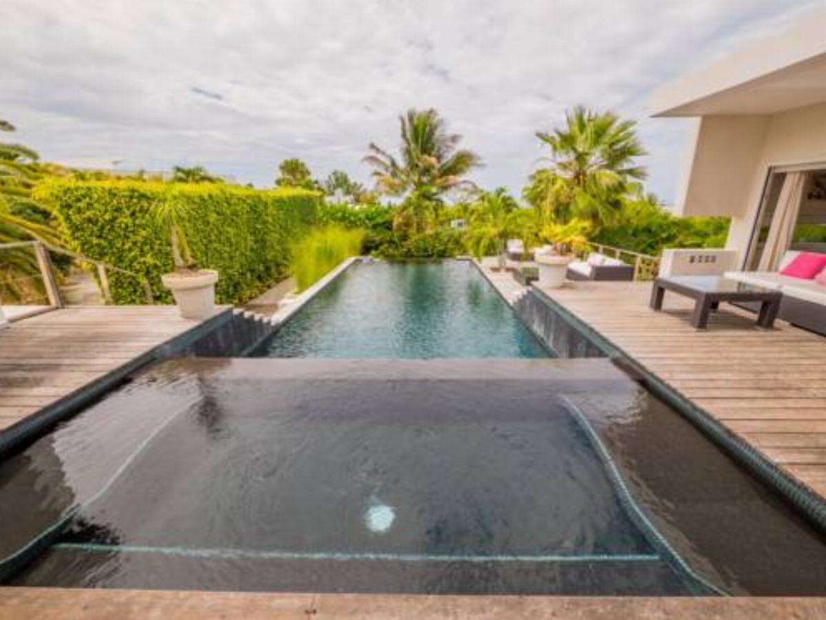 Casa Cora, with a rooftop terrace and infinity pool! Hotel Bombita Dominican Republic