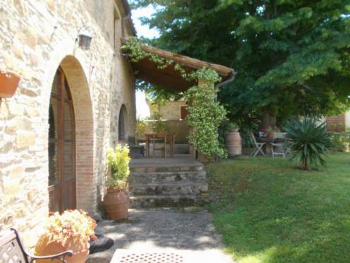 Casa Julia con giardino e piscina privati Hotel Chianni Italy