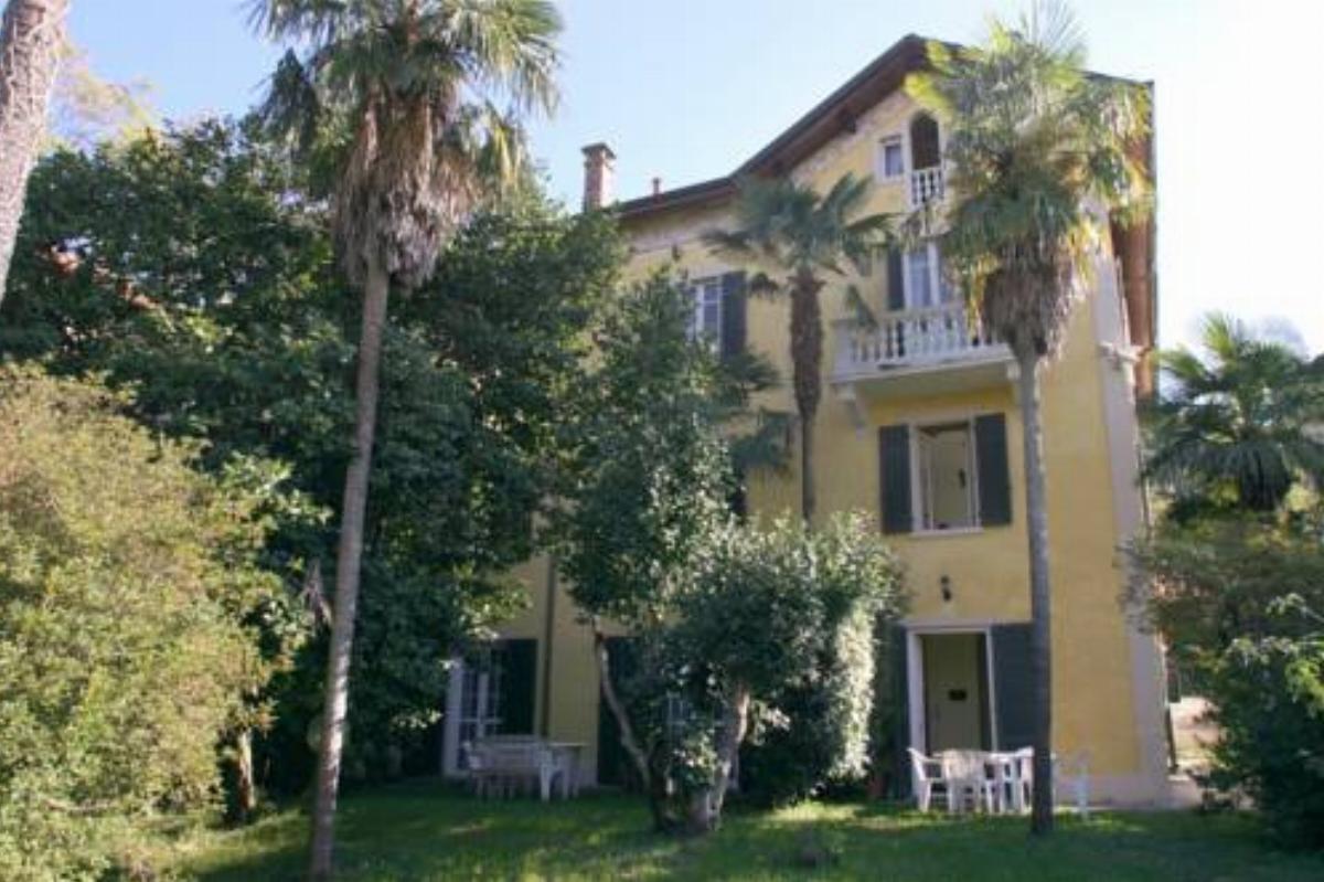 Casa Vacanze Mariatua Hotel Arona Italy