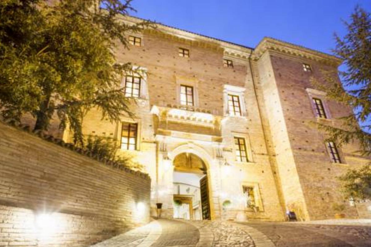 Castello Chiola Dimora Storica Hotel Loreto Aprutino Italy