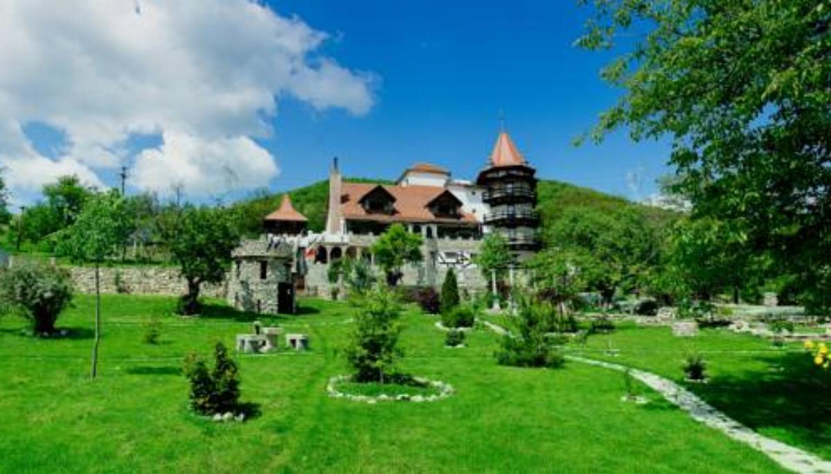 Castelul Lupilor Hotel Chimindia Romania