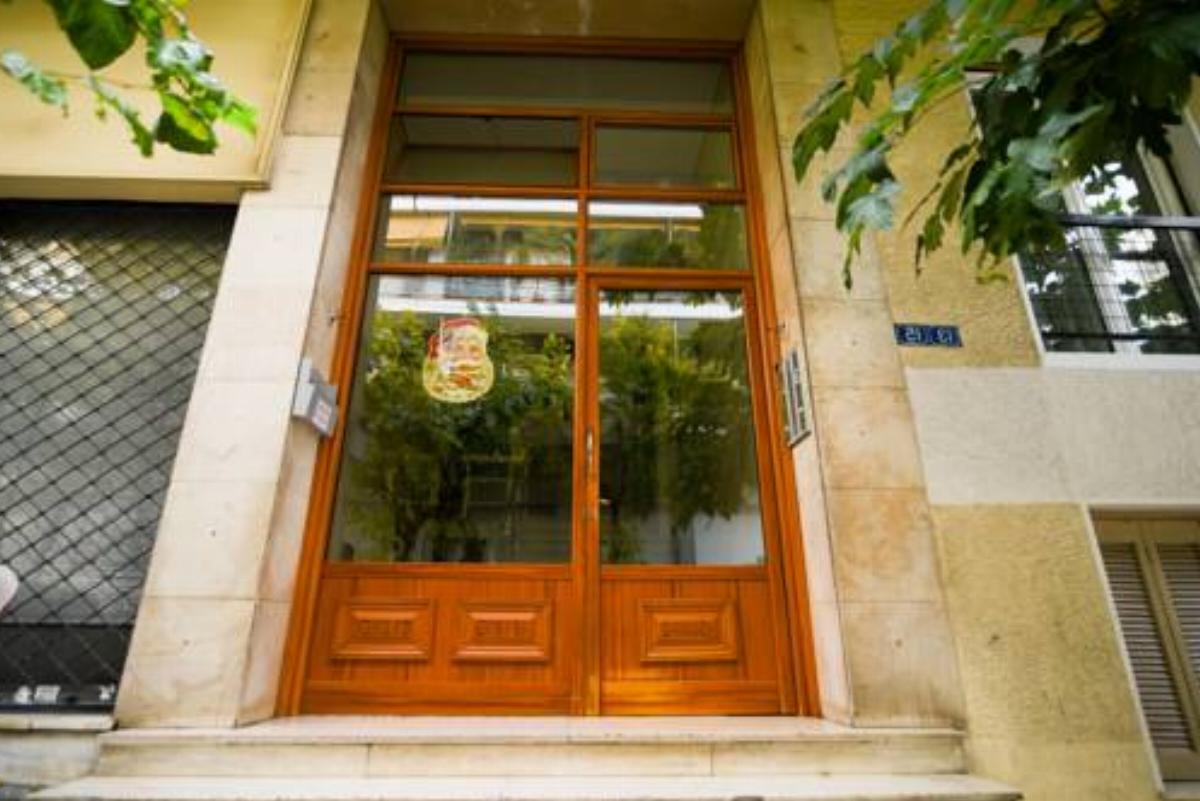 Central Apartment for 8ppl in Koukaki, 3 bedrooms! Hotel Athens Greece