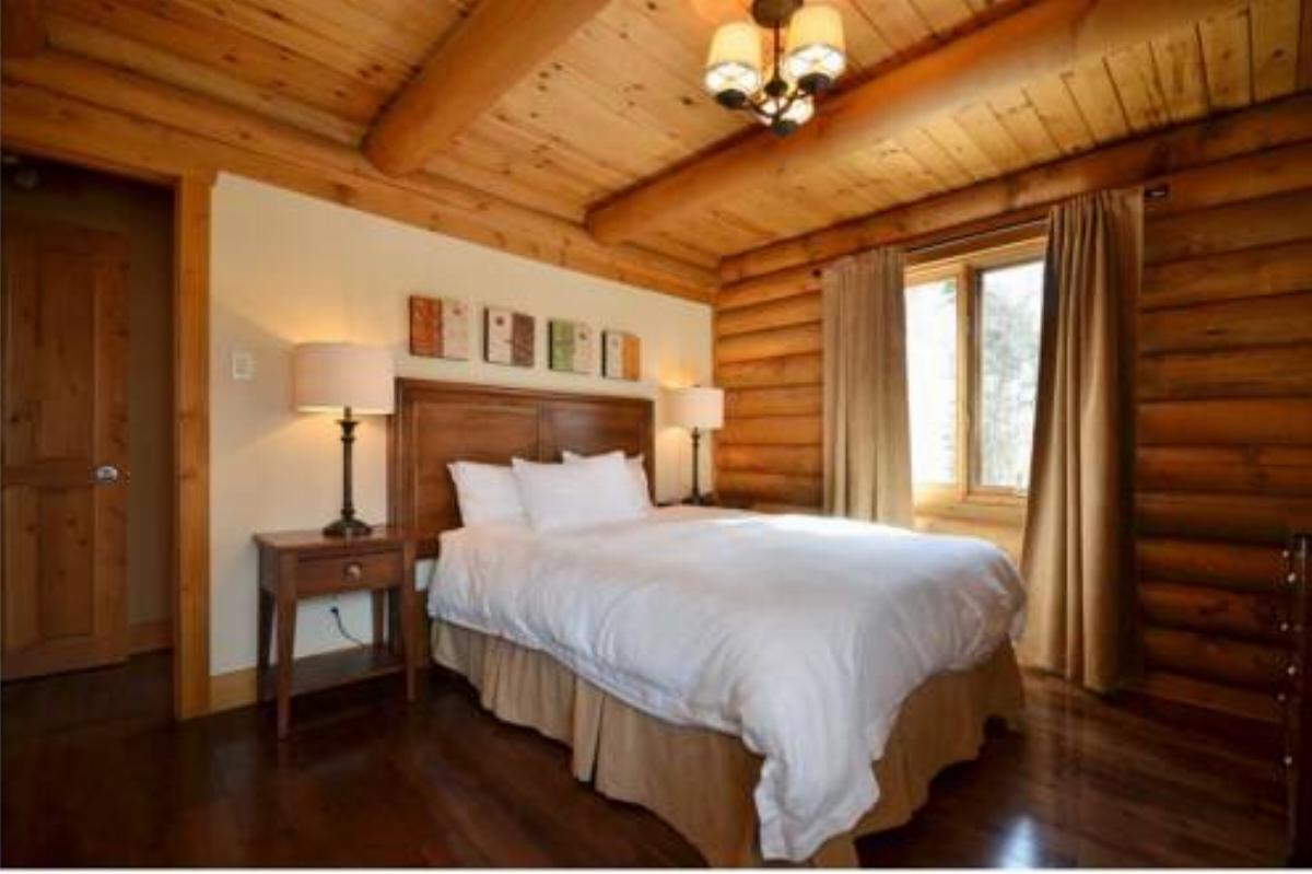 Chalet Sequoia Hotel Labelle Canada