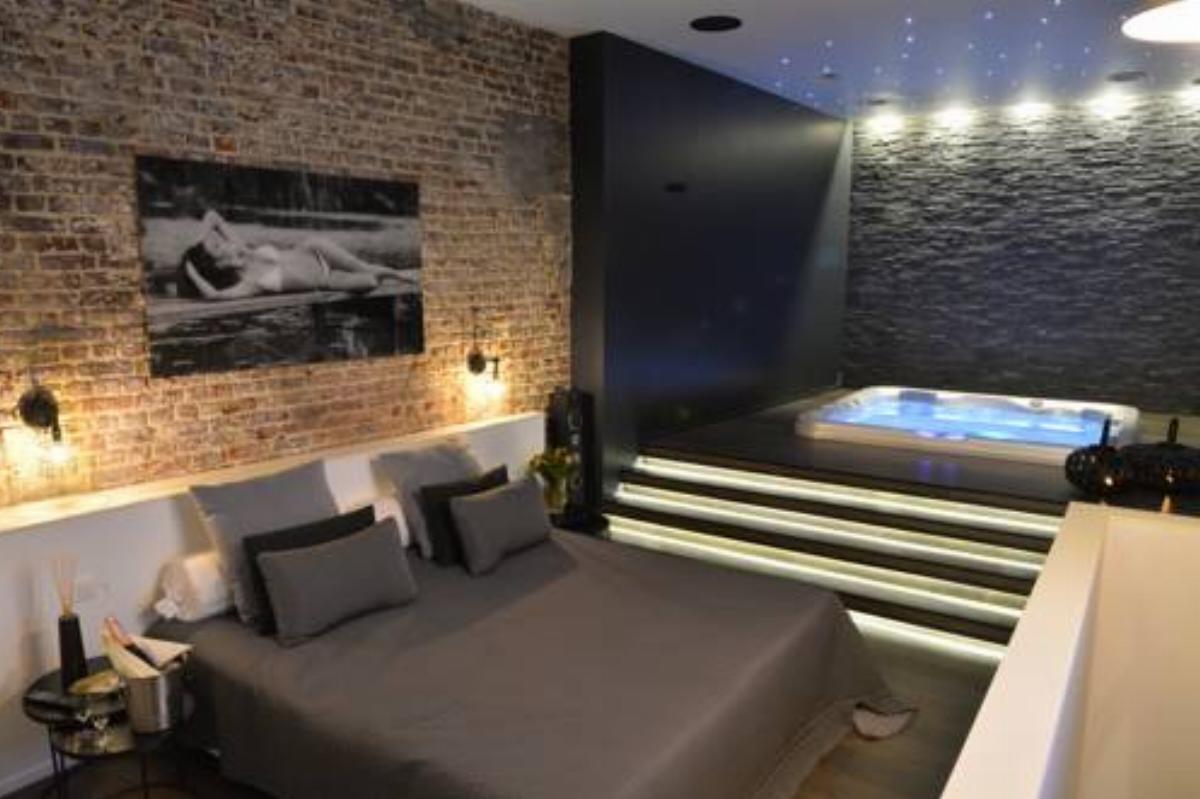 chambre avec jacuzzi sauna privatif Hotel Brussels Belgium