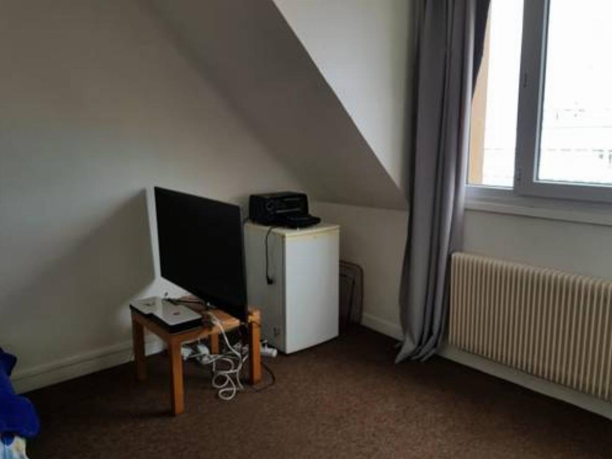 chambre meublee confortable pour une 1 personne Hotel Calais France