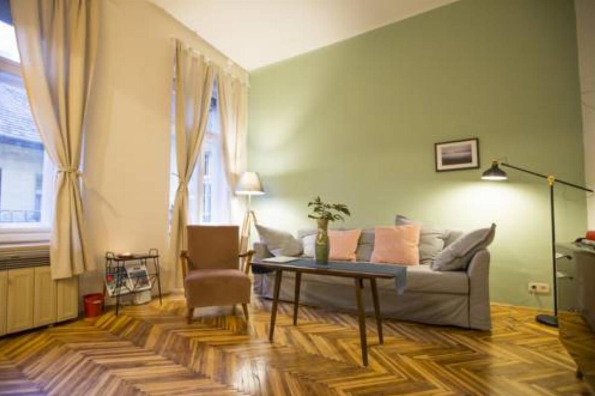 CHARMING, SUPER CENTRAL Apt Hotel Budapest Hungary