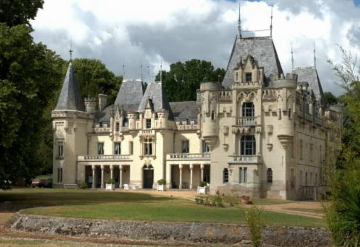 Chateau de Salvert - Gites Hotel Neuillé France