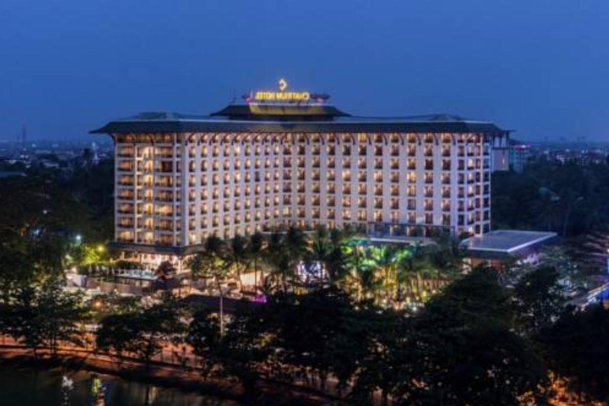 Chatrium Hotel Royal Lake Yangon Hotel Yangon Myanmar