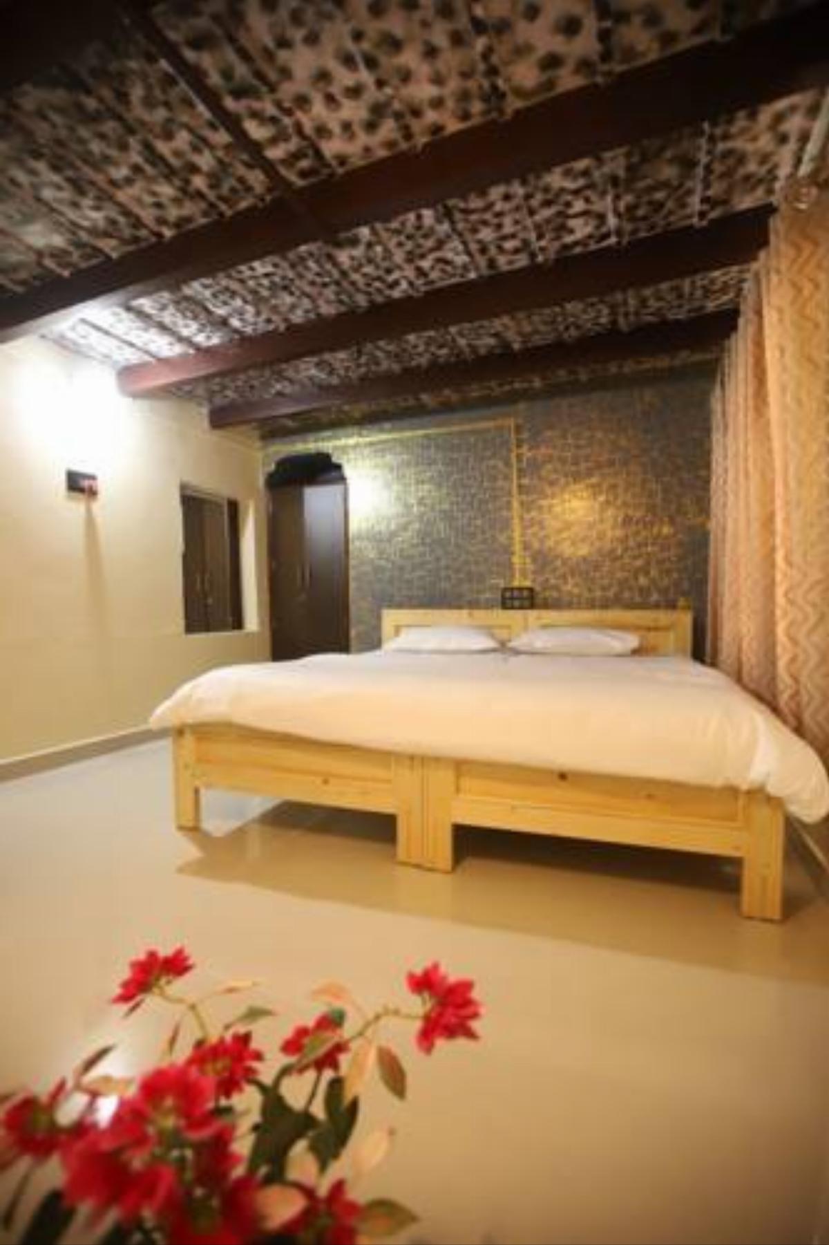 Chola Lakeview Stay Inn Hotel Avathi India