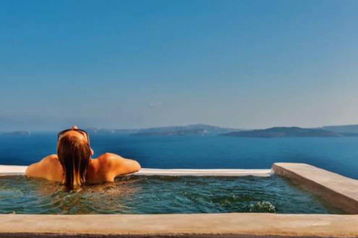 Chroma Suites Hotel Oia Greece