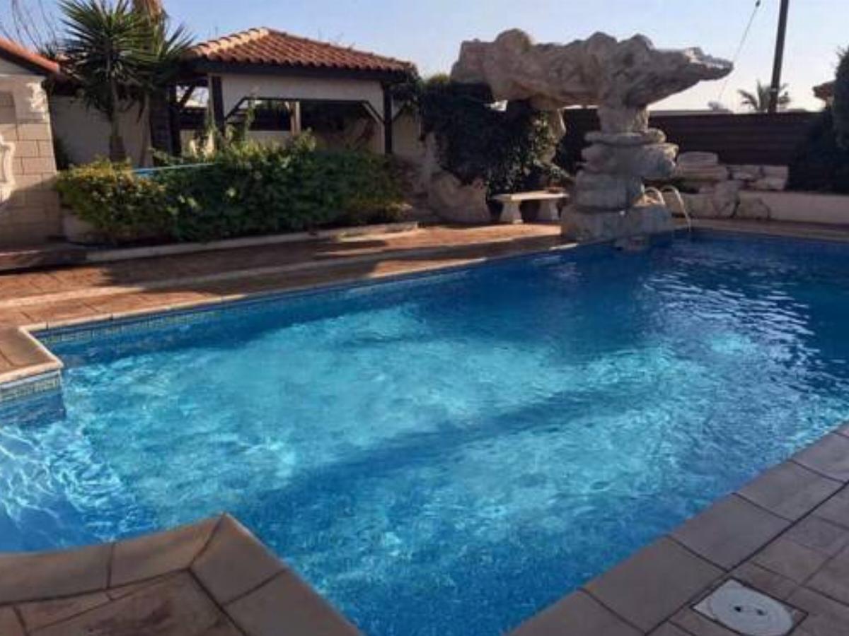 Chrystal Garden Villas Hotel Kiti Cyprus